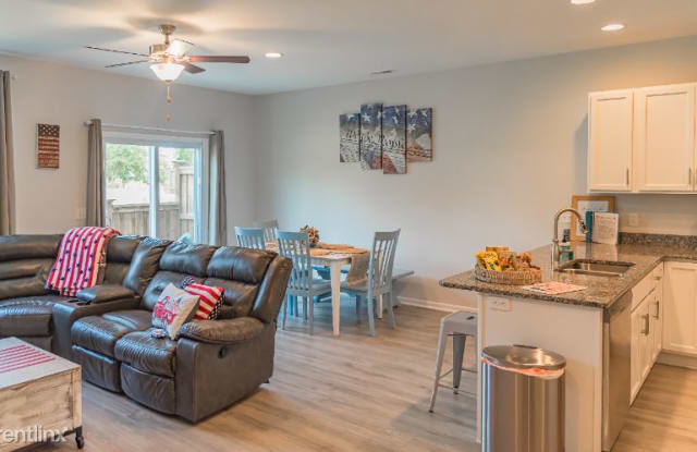 16 Aspen Rd - 16 Aspen Road, Hampstead, NC 28443 16 Aspen Rd - 16 Aspen Road, Hampstead, NC 28443