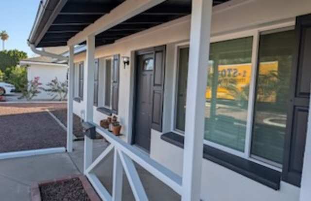 1503 E Del Rio Dr photos photos