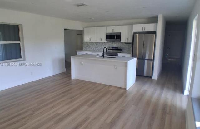 1307 NW 16th St - 1307 Northwest 16th Street, Fort Lauderdale, FL 33311 1307 NW 16th St - 1307 Northwest 16th Street, Fort Lauderdale, FL 33311