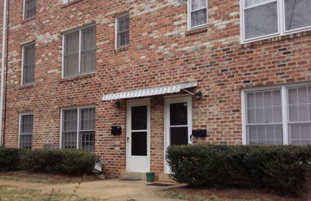 2527 Hydraulic Road #52 Gallery 1