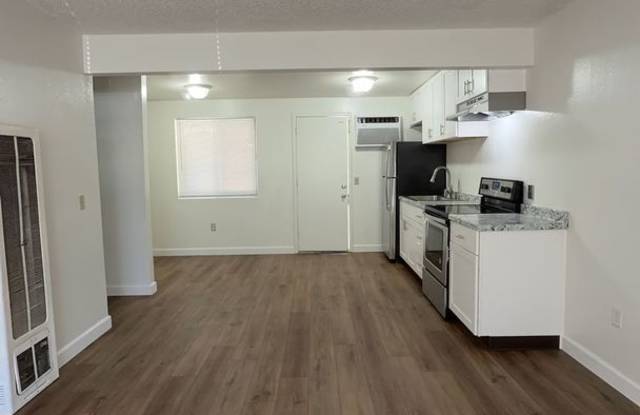 6910 N Santa Fe #6, Winton Gallery 2