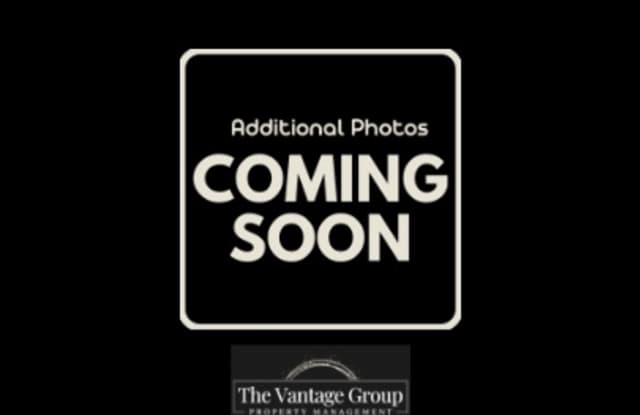 6952 Hollybrook Circle Gallery 3