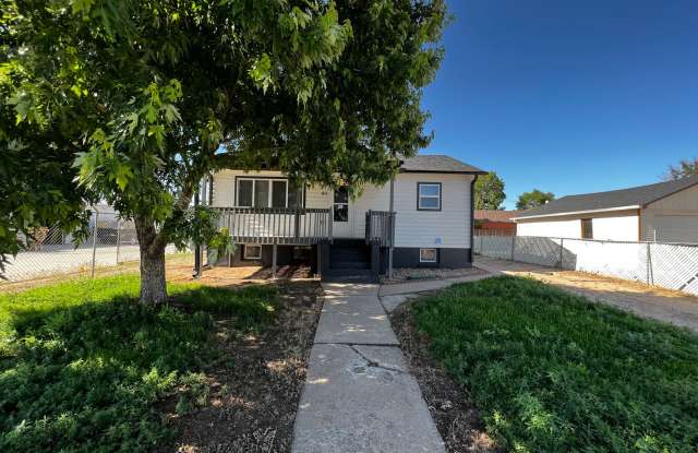 Newly Remodeled 2 Bed, 1 Bath Upper Unit in Greeley! photos photos