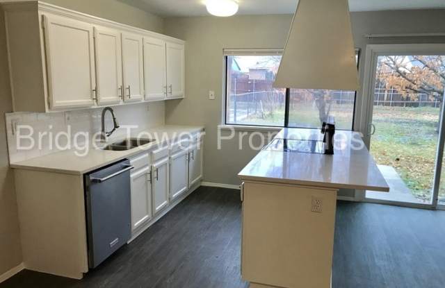 305 Boxwood Drive Gallery 3