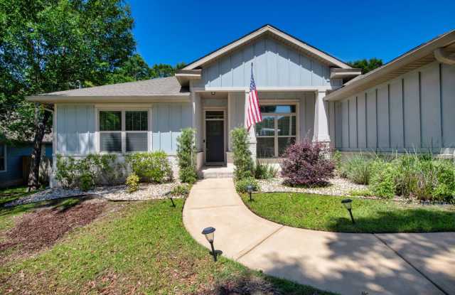 Comfort Meets Space – 4BR Navarre Home with Bonus Room & Expansive Backyard photos photos