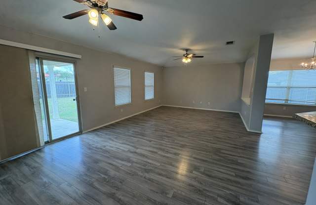 158 Hunter Creek Cove Gallery 4