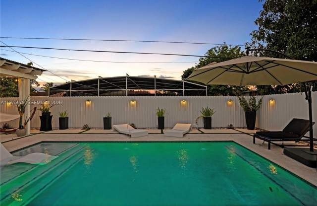 920 NE 159th St photos photos