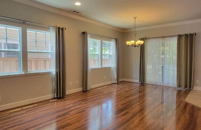 Charming Midtown Petaluma – 3 Bed, 2.5 Bath photos photos