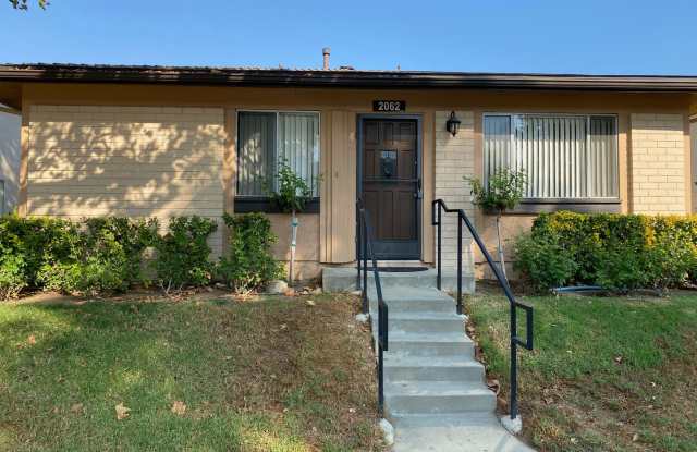 2+1 Townhome on East side of Simi Valley Gallery 1