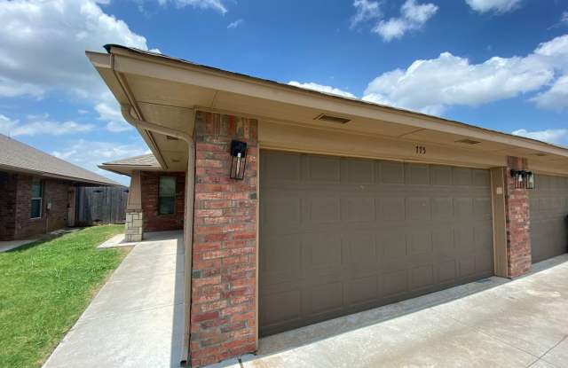 3 Bed 2 Bath Duplex in Moore Schools!!! photos photos