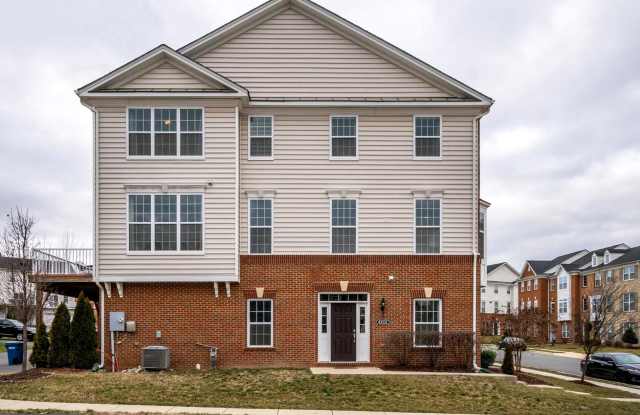 43221 WHELPLEHILL TERRACE - 43221 Whelplehill Terrace, Loudoun Valley Estates, VA 20148