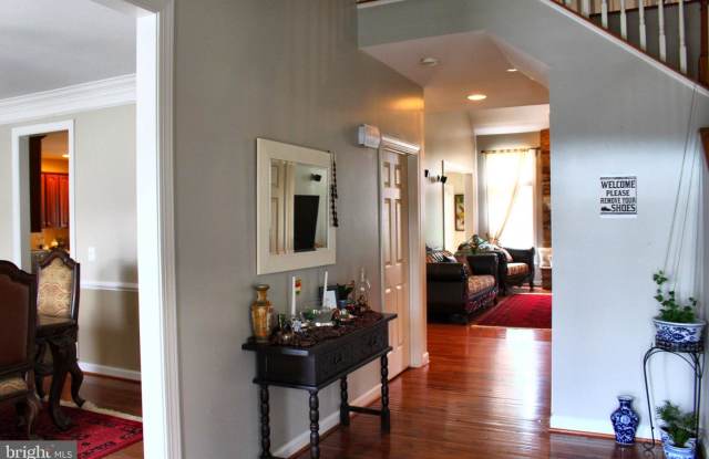 7236 WINNIPEG CT Gallery 3