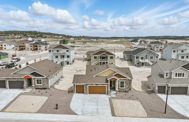 Stunning 5-Bedroom Ranch-Style Home in Monument | 3-Car Garage & Modern Finishes Gallery 3