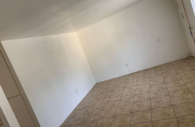 12651 Laurel St 6 Gallery 4