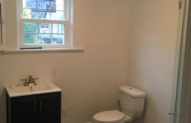 418 West Church Street - 2 Gallery 4