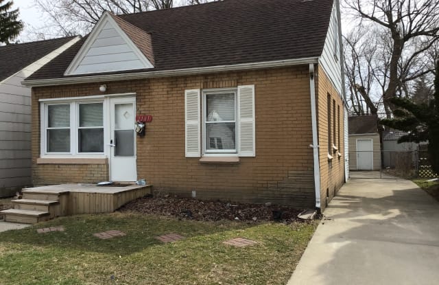 2161 Ridgemont Rd - 2161 Ridgemont Road, Grosse Pointe Woods, MI 48236