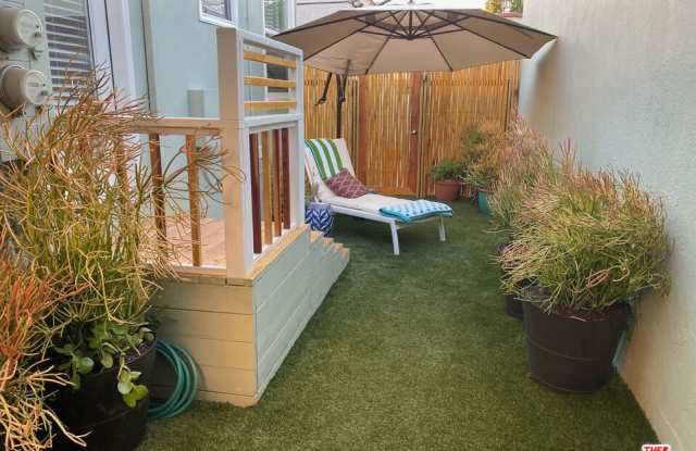 1256 CHELSEA AVE - 1256 Chelsea Avenue, Santa Monica, CA 90404
