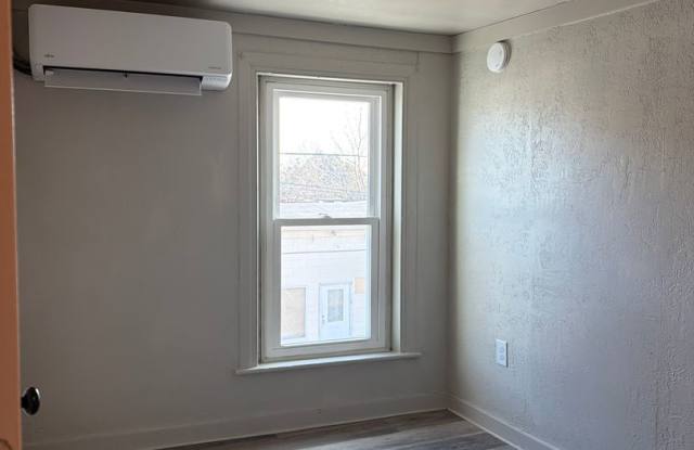 Newly RENOVATED 3 bedroom & 2 bathroom Apartment in McSherrystown, PA - 3 miles from Hanover, PA Gallery 4
