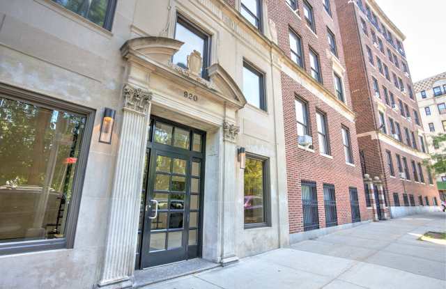 920 RIVERSIDE DRIVE Gallery 2