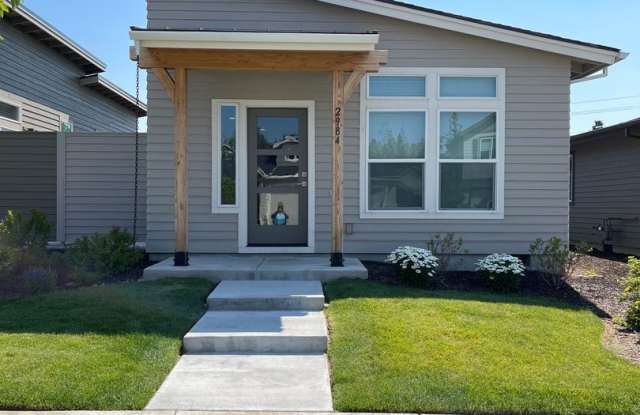 2 Bedroom / 1 Bathroom Home Home in NE Bend photos photos