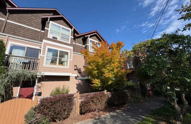 Ballard/Greenwood Townhouse Gallery 1