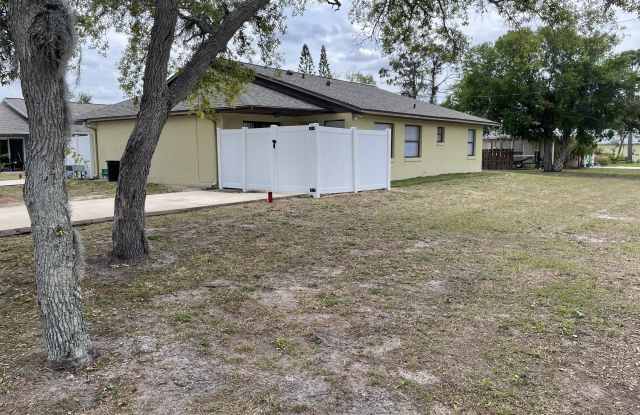 401 N Willow Ave - 401 North Willow Avenue, Port Orange, FL 32127 401 N Willow Ave - 401 North Willow Avenue, Port Orange, FL 32127