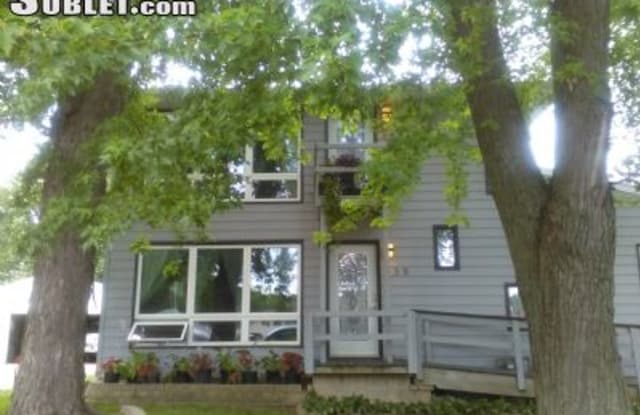 135 Curtis Ave - 135 Curtis Avenue, Neenah, WI 54956