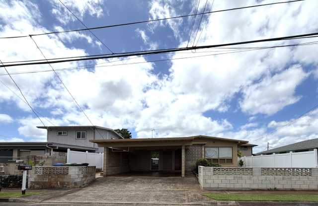 Pearl City - 3 bedroom, 2 bathroom, 2 car carport, Spacious Yard and Outdoor Patio Gallery 1
