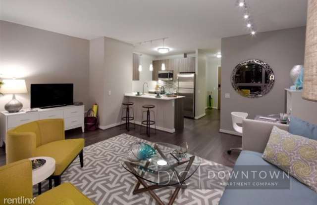 280 W Hubbard St - 280 West Hubbard Street, Chicago, IL 60654