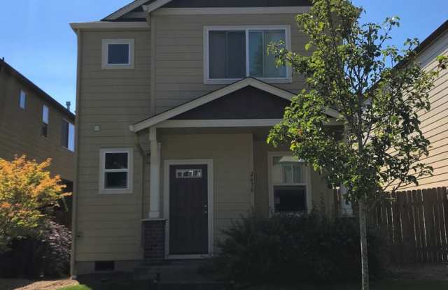 Well Maintained Spacious 4 BD Home with Granite Countertops, Hardwood Floors, High Ceilings, Great Location! photos photos