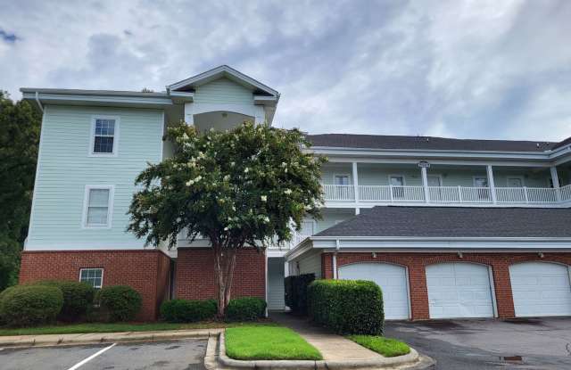 2 bedroom condo in University - 9163 Meadow Vista Road, Charlotte, NC 28213