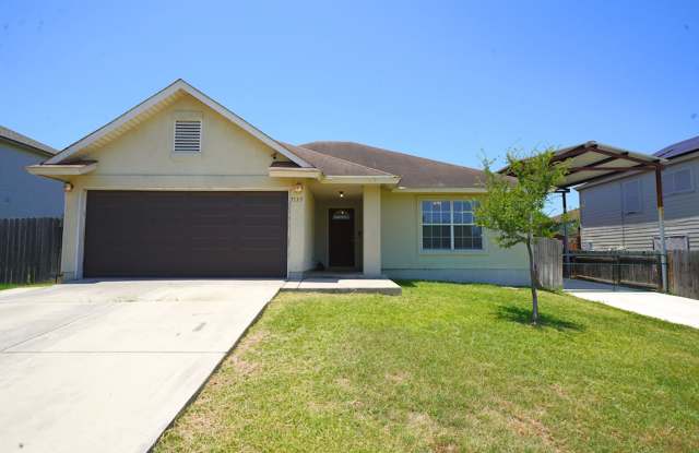 BeautifullyUpdated Home in NorthEast San Antonio. Realtor Commission: $500 Gallery 1