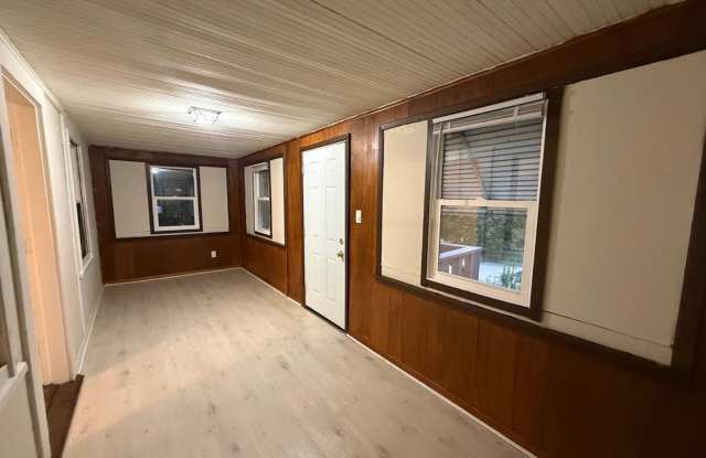 Two bedroom one bathroom home for rent Gallery 3