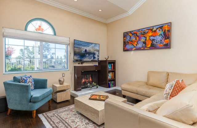 21097 Jenner Gallery 2