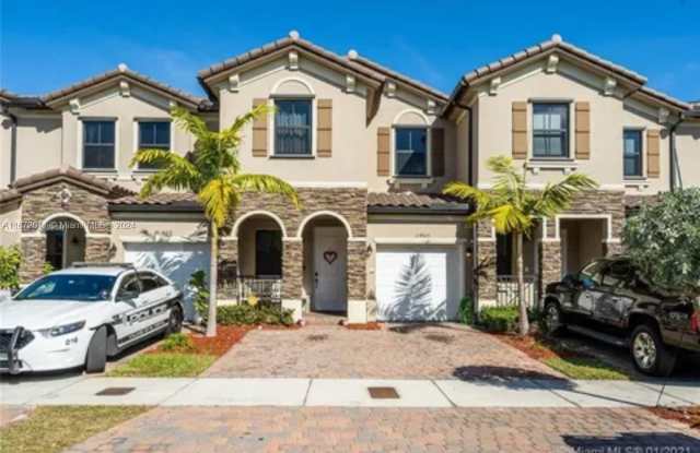 11465 SW 252nd Ter - 11465 Southwest 252nd Terrace, Princeton, FL 33032