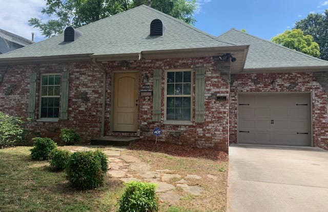806 South McCann Avenue - 806 South Mccann Avenue, Springfield, MO 65804