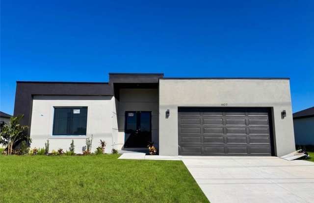 1027 Kismet Parkway W photos photos