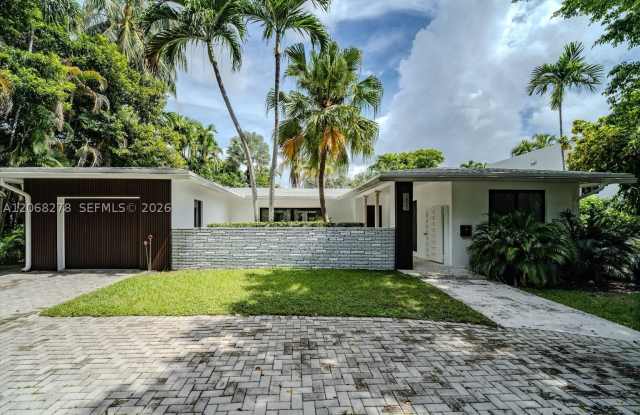 1825 Alamanda Dr Gallery 3