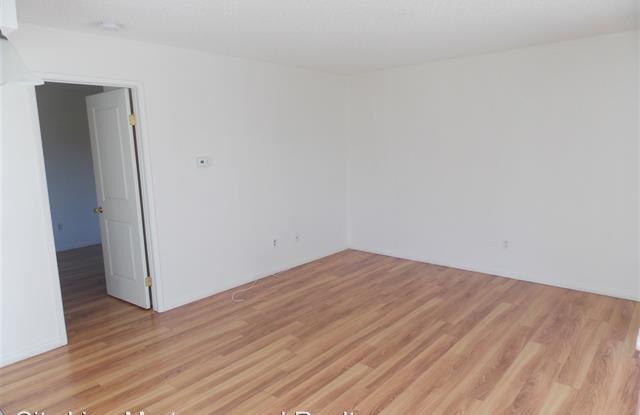 13006 Wimberley Square #7 Gallery 3
