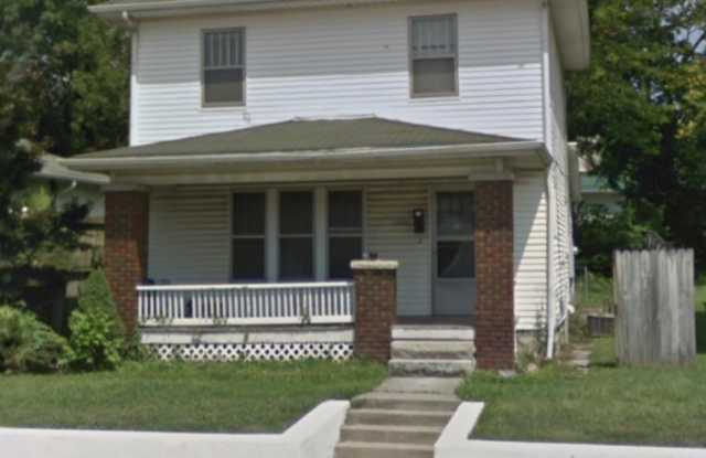 Charming 4 BD/2 BA home in quiet neighborhood! photos photos