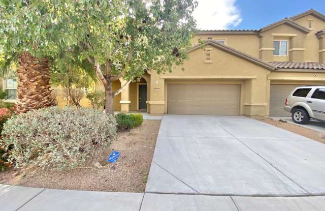CUTE 3 BEDROOM / 2.5 BATHROOMS, TOWNHOME W/ 2 CAR GARAGE! photos photos