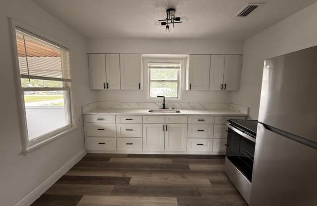 810 20th Avenue South - 810 1/2 (Upper) photos photos