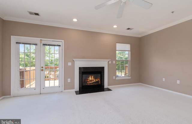 1120 WICKFORD COURT Gallery 4