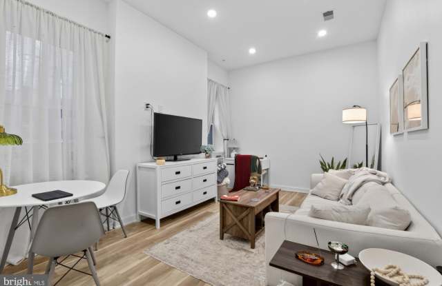 1415 LOCUST Street unit: 502 photos photos