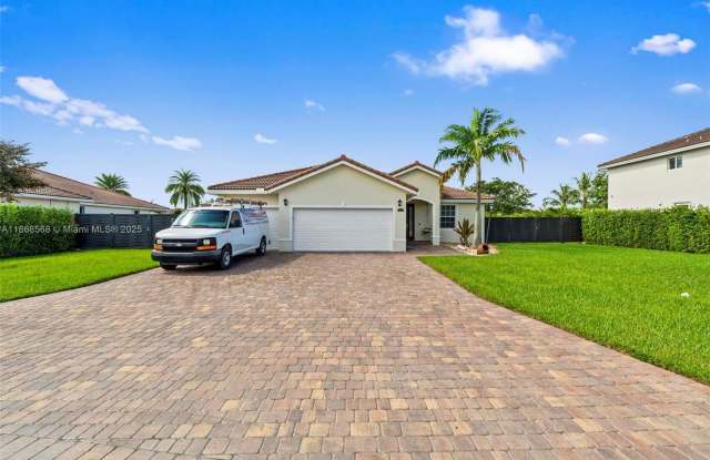 12750 SW 225th St photos photos