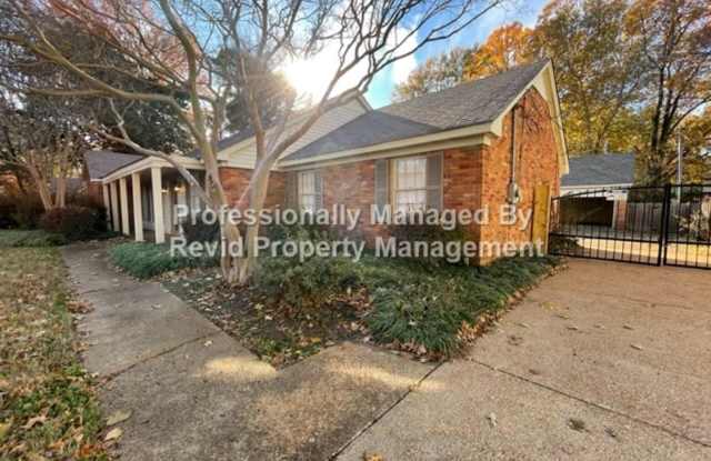 Elegant 4-Bedroom Home in the Heart of East Memphis!! Gallery 3