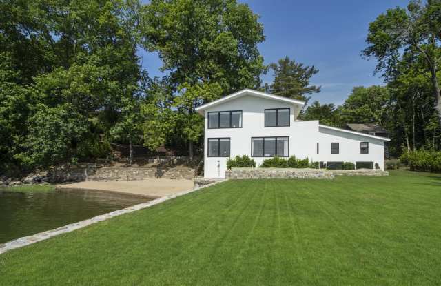 31 Bluff Avenue Gallery 4