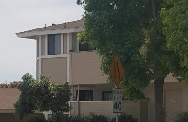 Ventura 2+1 Upper level apartment w/ 1-Car Garage Gallery 1