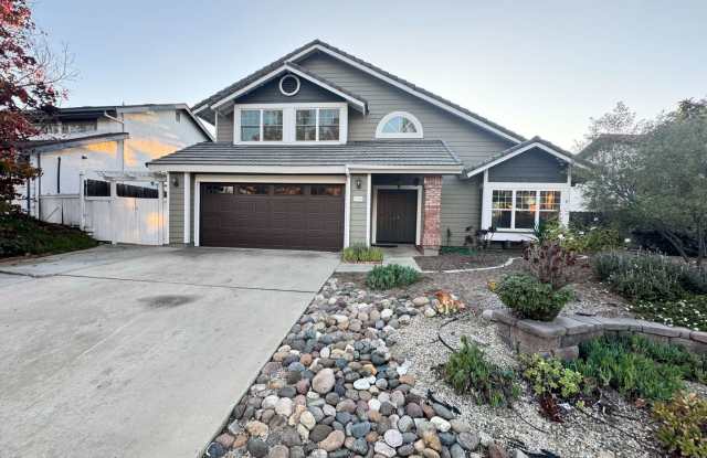 Elegant 4-Bed, 3-Bath Two-Story Home with Spacious Backyard and Private Downstairs Suite - 3744 Via Picante, Rancho San Diego, CA 91941