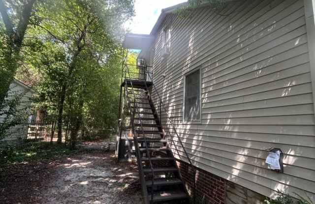 2-Bedroom Upstairs Apartment in Columbia’s Rosewood Area — $1,100/Month Gallery 3